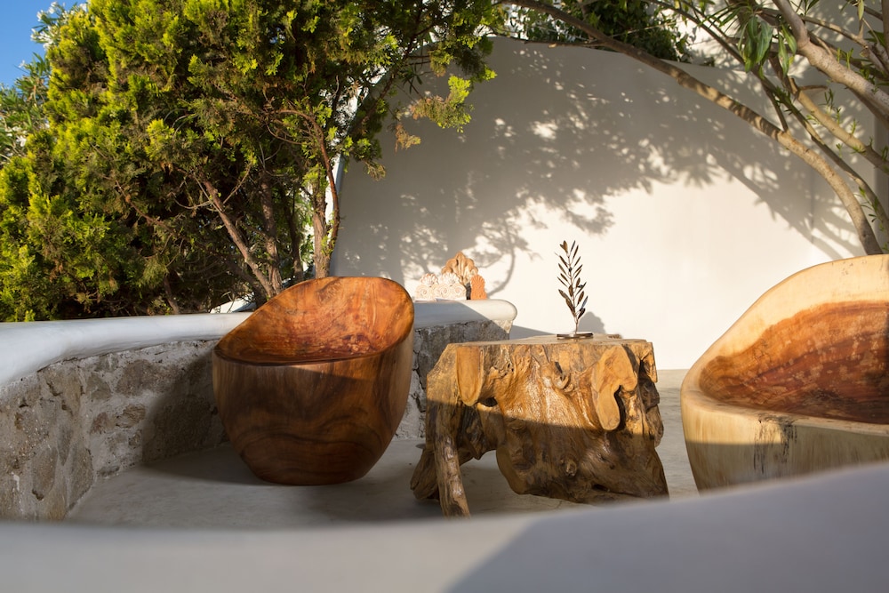 Tharroe of Mykonos — Hotel building in Mykonos Town, South Aegean