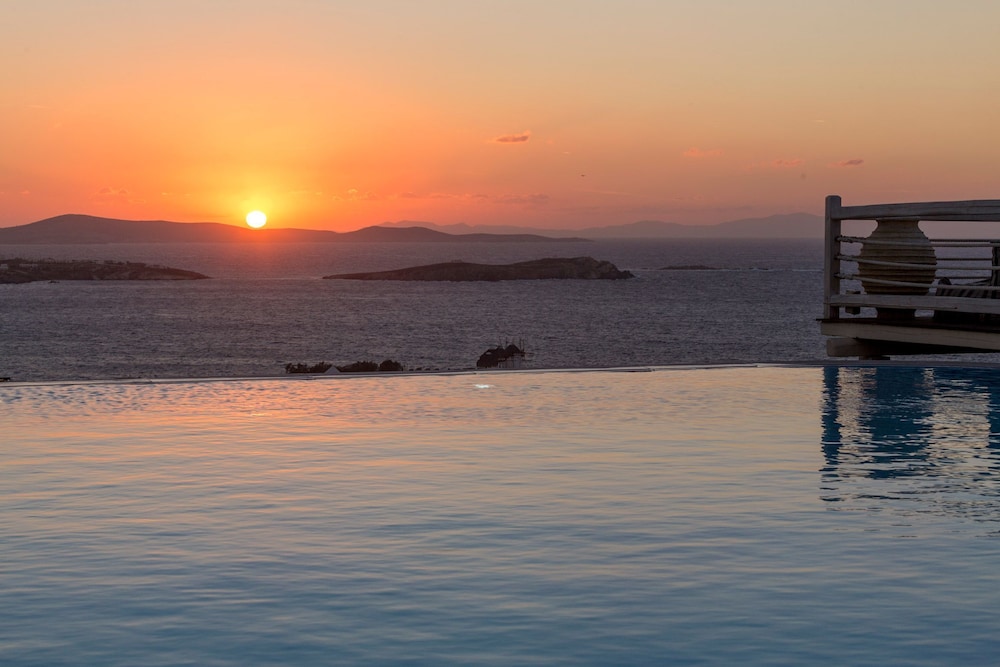 Vencia Boutique Hotel — Swimming pool in Mykonos Town, South Aegean