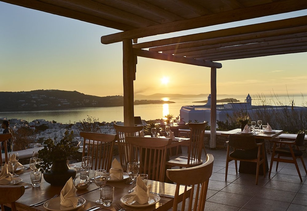 Vencia Boutique Hotel — Restaurant & bars in Mykonos Town, South Aegean