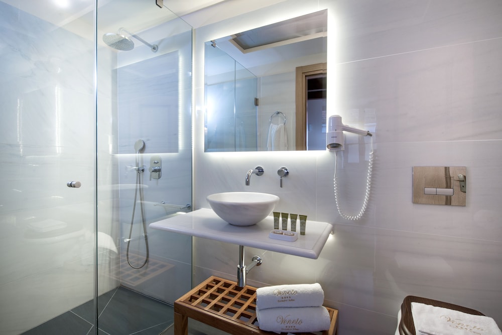 Veneto Boutique Hotel — Hotel rooms in Rethymnon