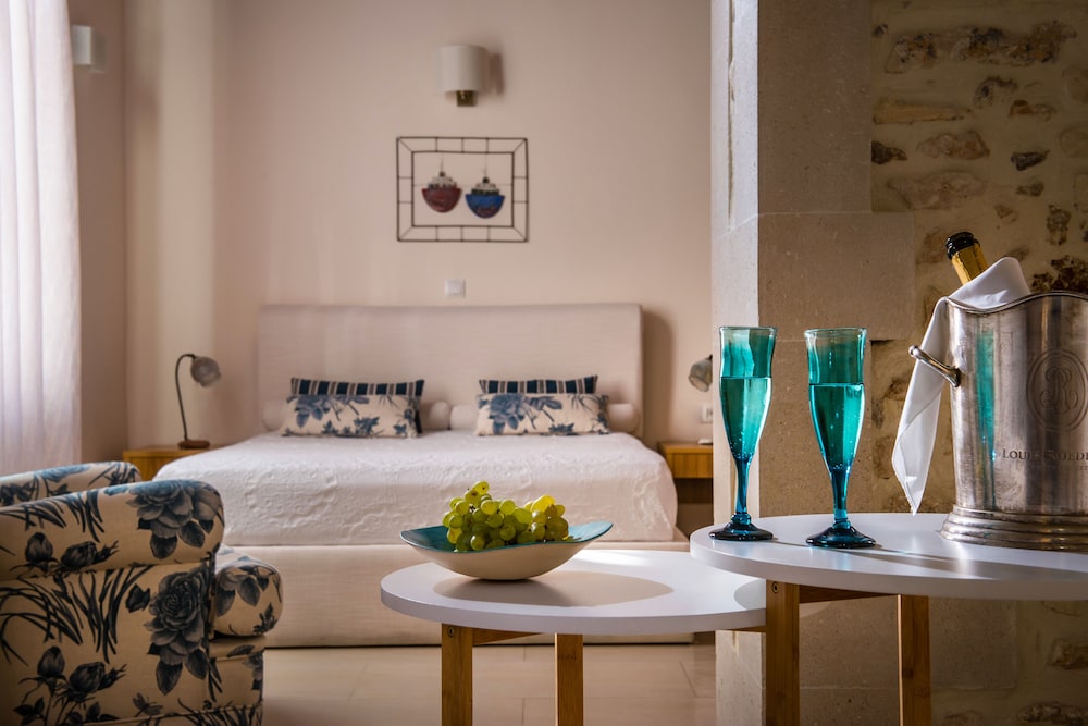 Veneto Boutique Hotel — Hotel rooms in Rethymnon