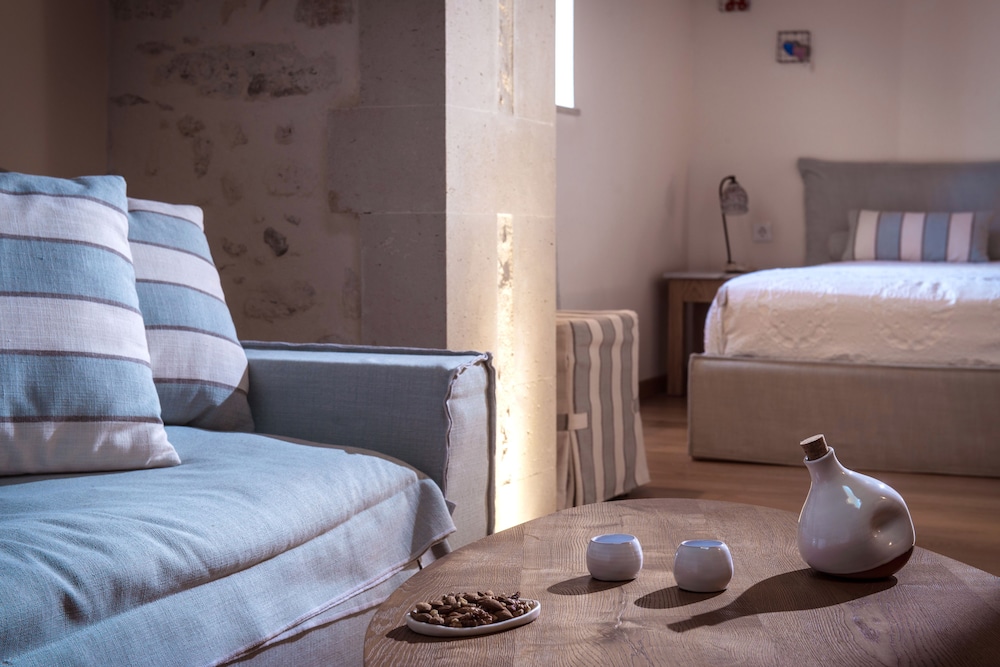 Veneto Boutique Hotel — Hotel rooms in Rethymnon