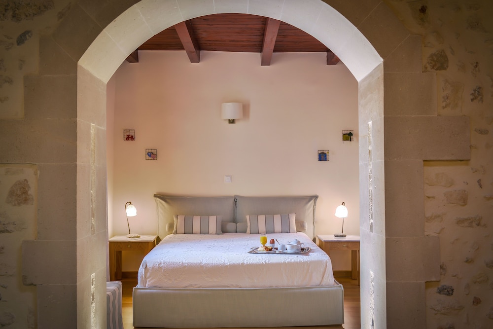 Veneto Boutique Hotel — Hotel rooms in Rethymnon