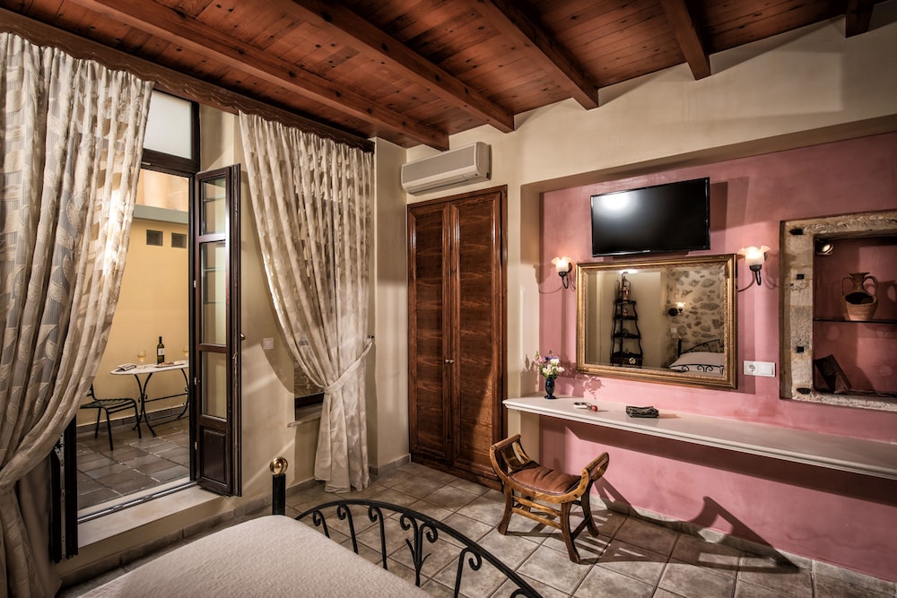 Veneto Boutique Hotel — Hotel rooms in Rethymnon