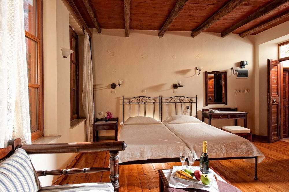 Veneto Boutique Hotel — Hotel rooms in Rethymnon
