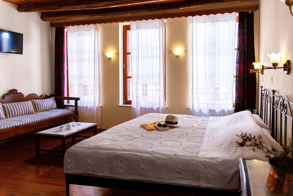 Veneto Boutique Hotel — Hotel rooms in Rethymnon