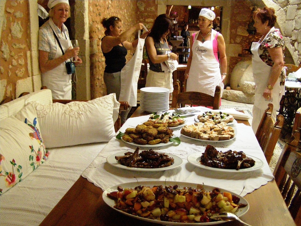 Veneto Boutique Hotel — Restaurant & bars in Rethymnon