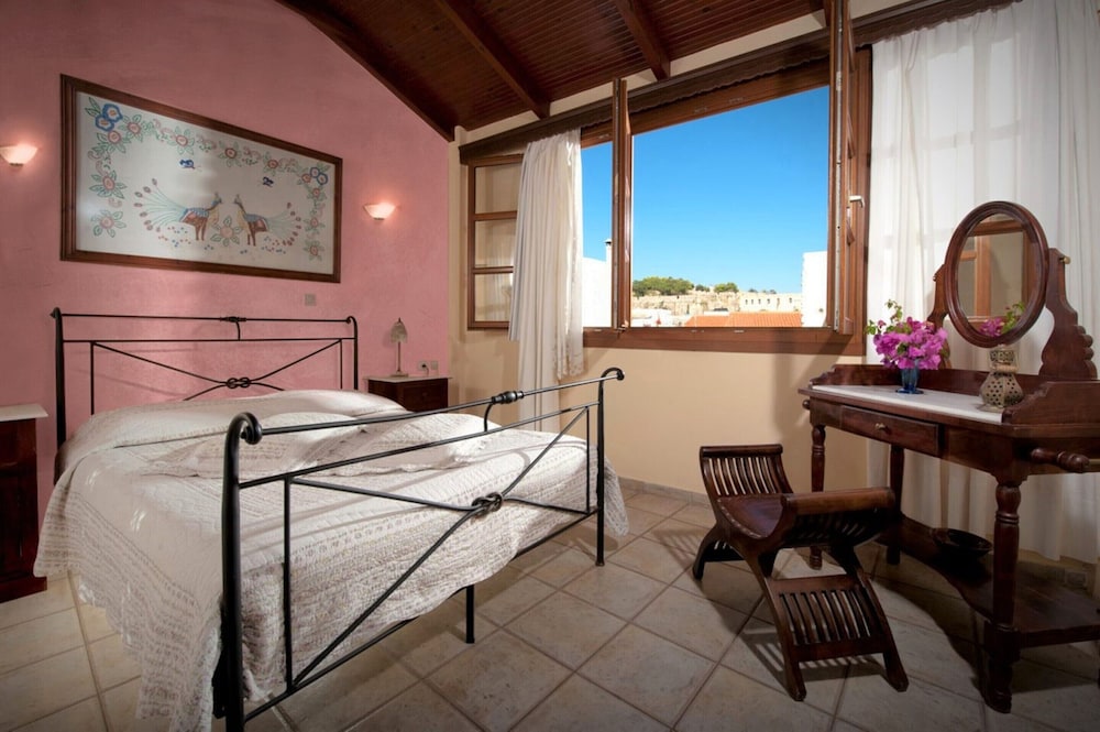 Veneto Boutique Hotel — Hotel rooms in Rethymnon