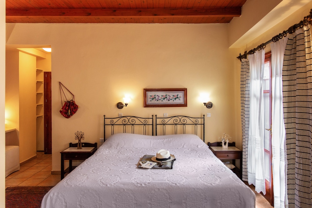 Veneto Boutique Hotel — Hotel rooms in Rethymnon