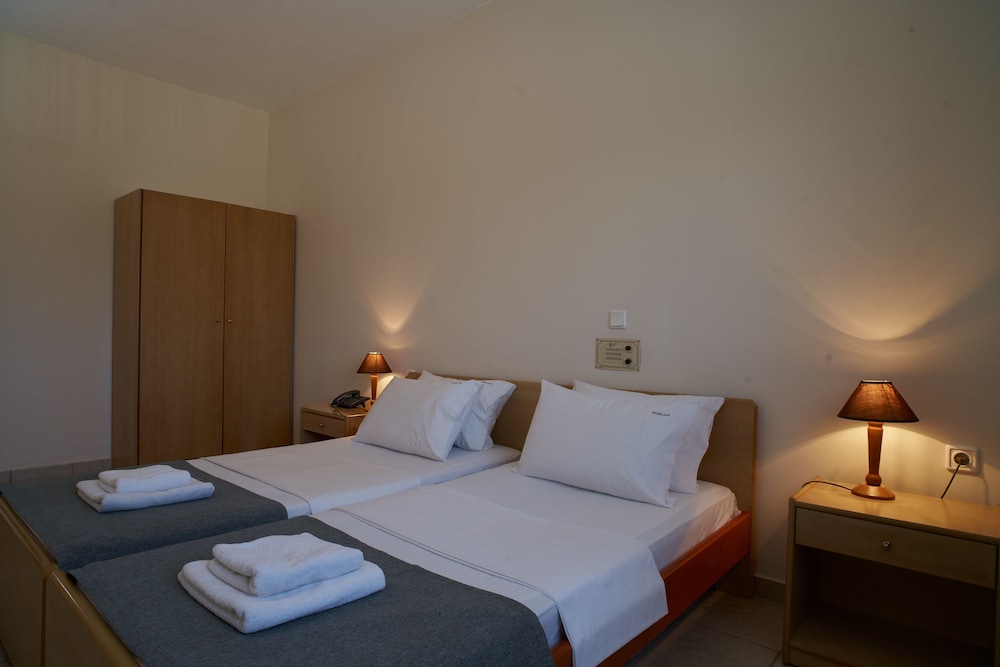 Veronica Hotel — Hotel rooms in Chania