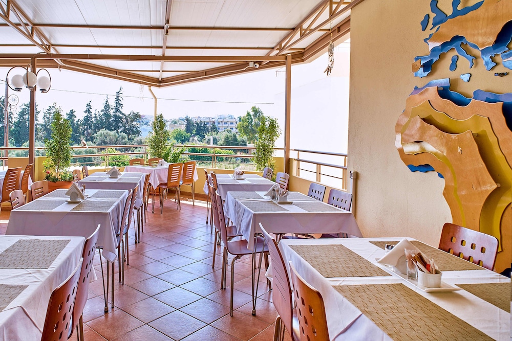 Veronica Hotel — Restaurant & bars in Chania