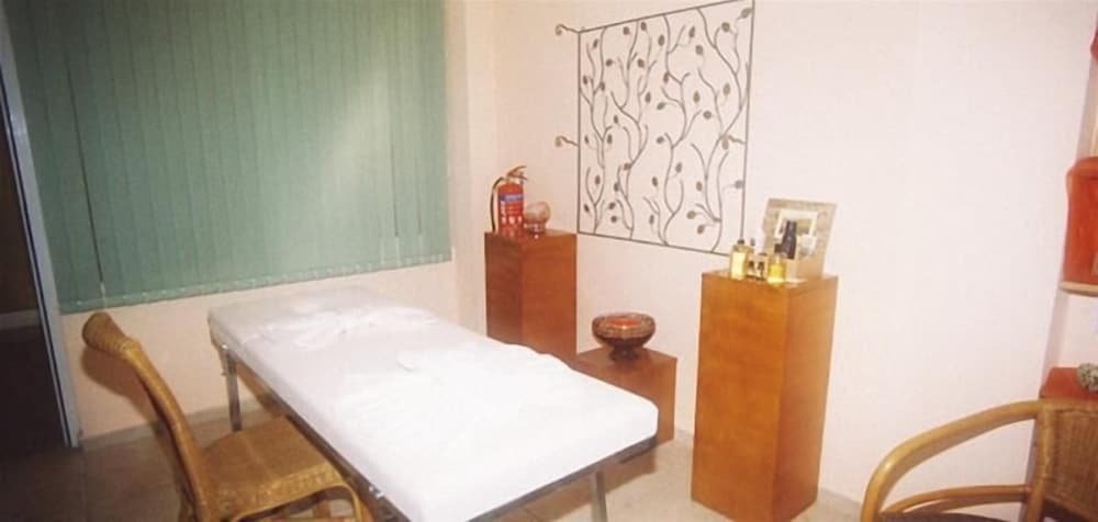 Veronica Hotel — Spa in Chania