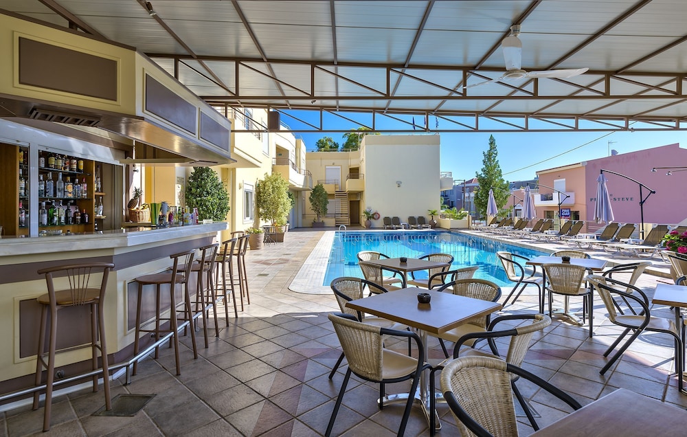 Veronica Hotel — Restaurant & bars in Chania