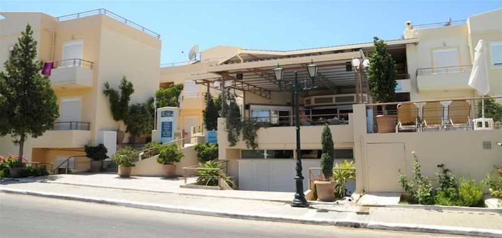 Veronica Hotel — Hotel building in Chania
