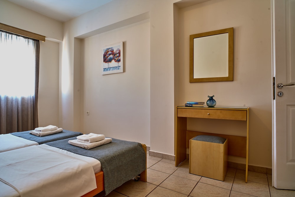 Veronica Hotel — Hotel rooms in Chania