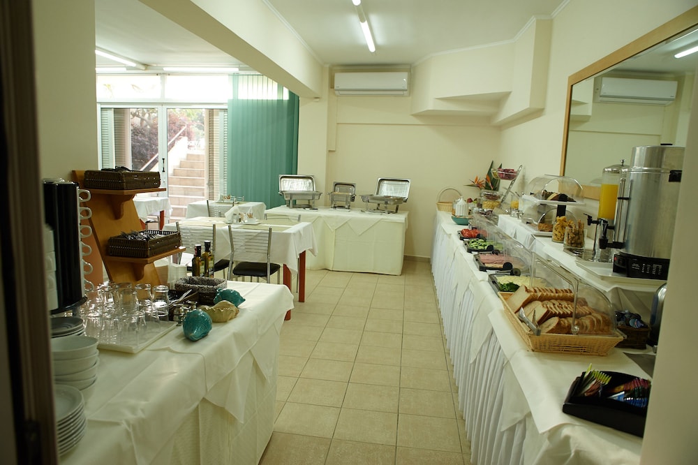 Veronica Hotel — Restaurant & bars in Chania
