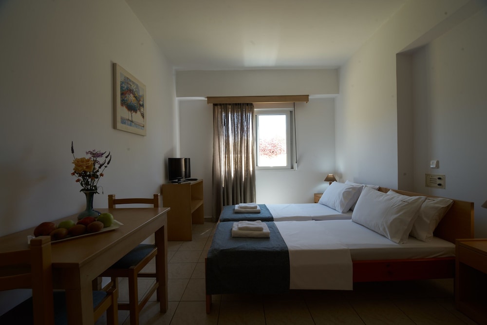 Veronica Hotel — Hotel rooms in Chania