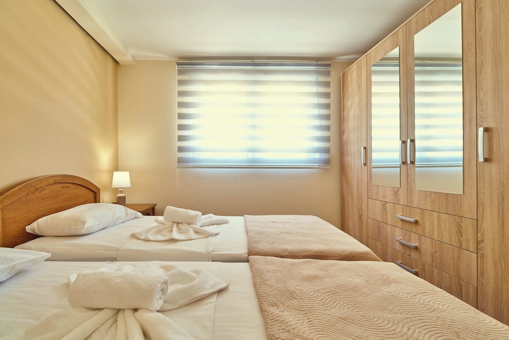 Veronica Hotel — Hotel rooms in Chania