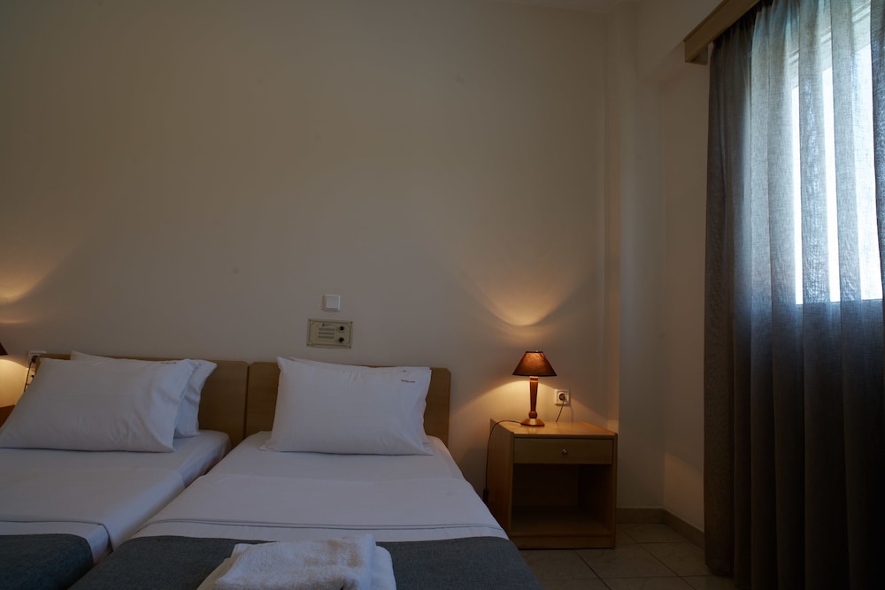 Veronica Hotel — Hotel rooms in Chania