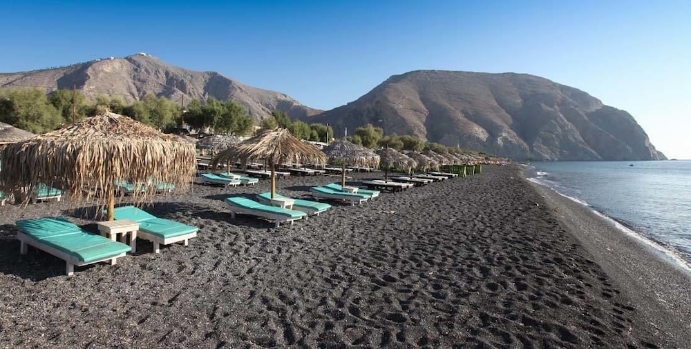 Xenones Filotera — Beach in Imerovigli, South Aegean