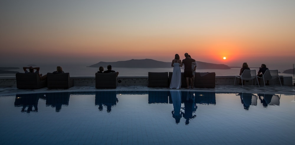 Xenones Filotera — Swimming pool in Imerovigli, South Aegean