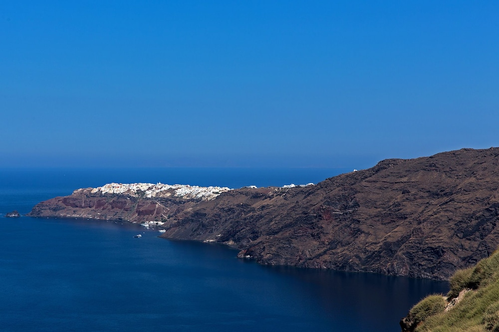Xenones Filotera — Attractions in the area in Imerovigli, South Aegean