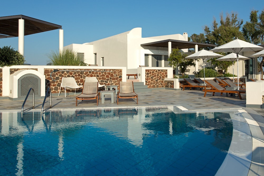 Xenones Filotera — Swimming pool in Imerovigli, South Aegean