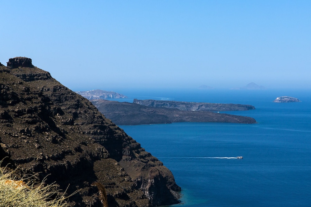 Xenones Filotera — Attractions in the area in Imerovigli, South Aegean