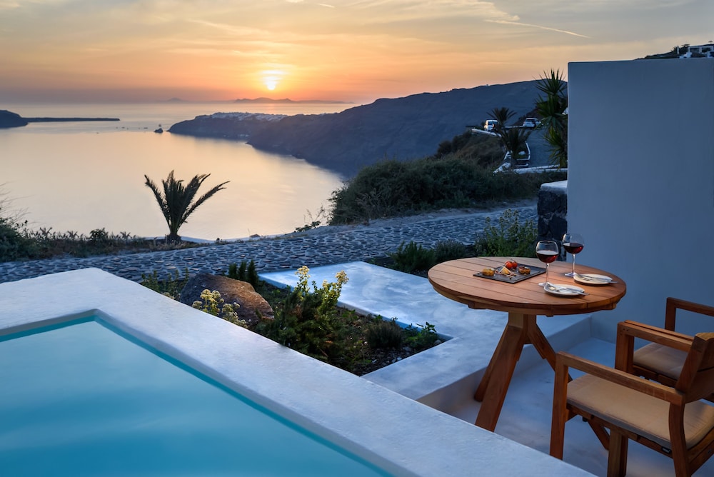 Xenones Filotera — Attractions in the area in Imerovigli, South Aegean