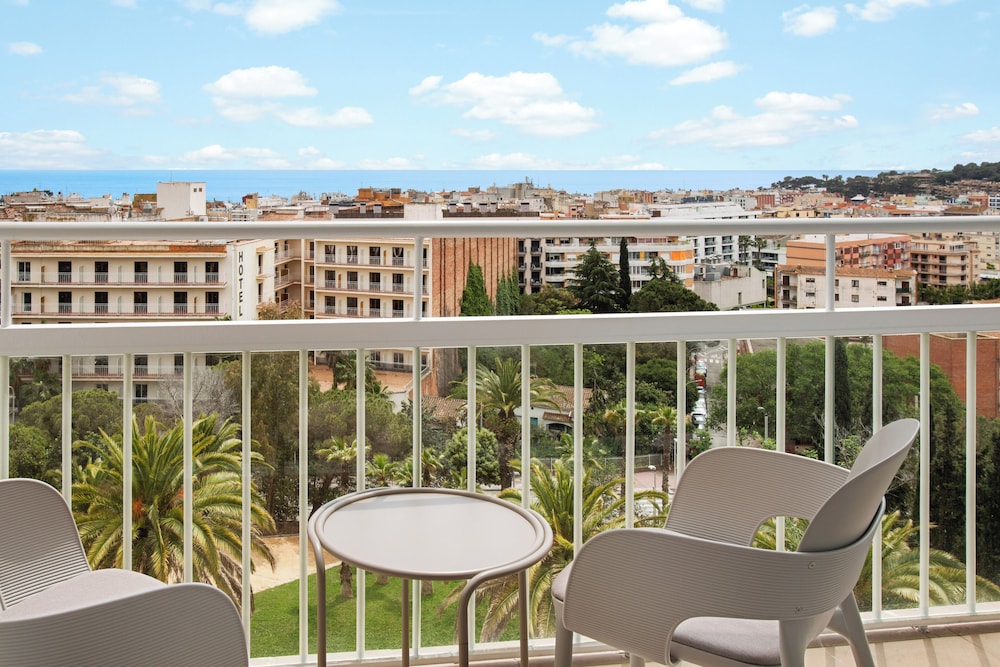 Melia Lloret de Mar — Hotel building in Lloret de Mar, Catalonia