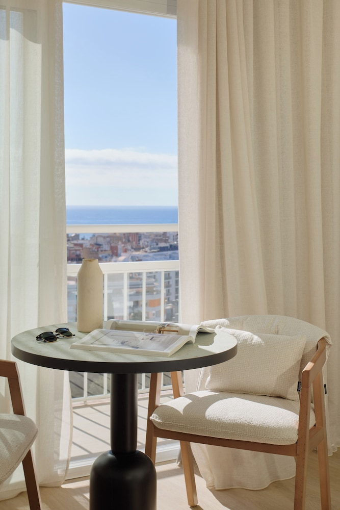 Melia Lloret de Mar — Hotel rooms in Lloret de Mar, Catalonia