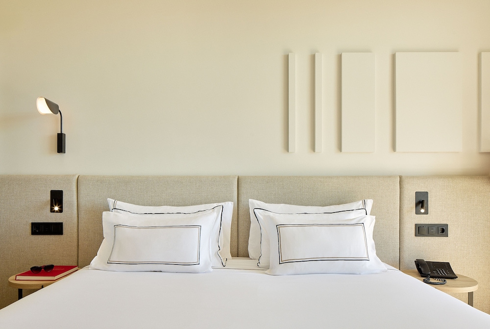Melia Lloret de Mar — Hotel rooms in Lloret de Mar, Catalonia