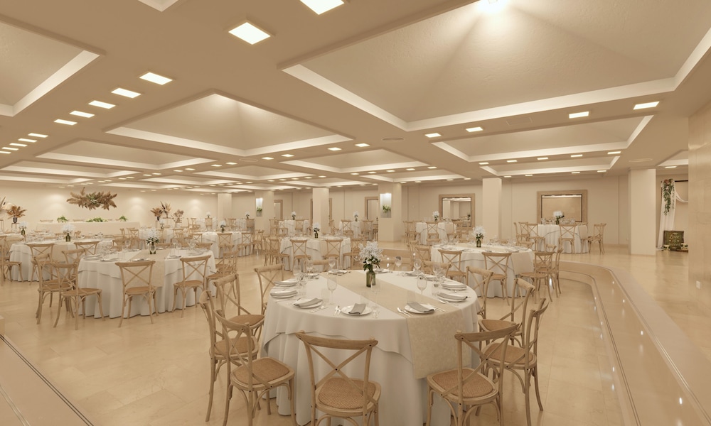 Melia Lloret de Mar — Restaurant & bars in Lloret de Mar, Catalonia