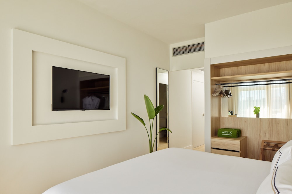 Melia Lloret de Mar — Hotel rooms in Lloret de Mar, Catalonia