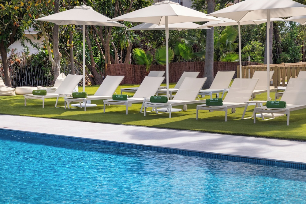 Melia Lloret de Mar — Swimming pool in Lloret de Mar, Catalonia