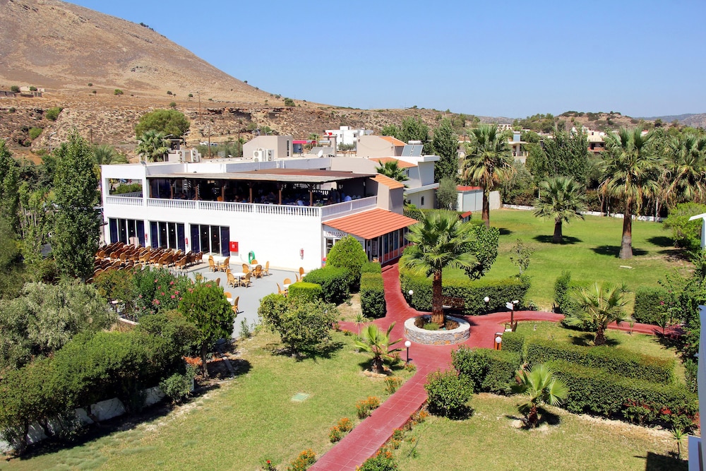 Lardos Bay — Hotel building in Lardos, South Aegean