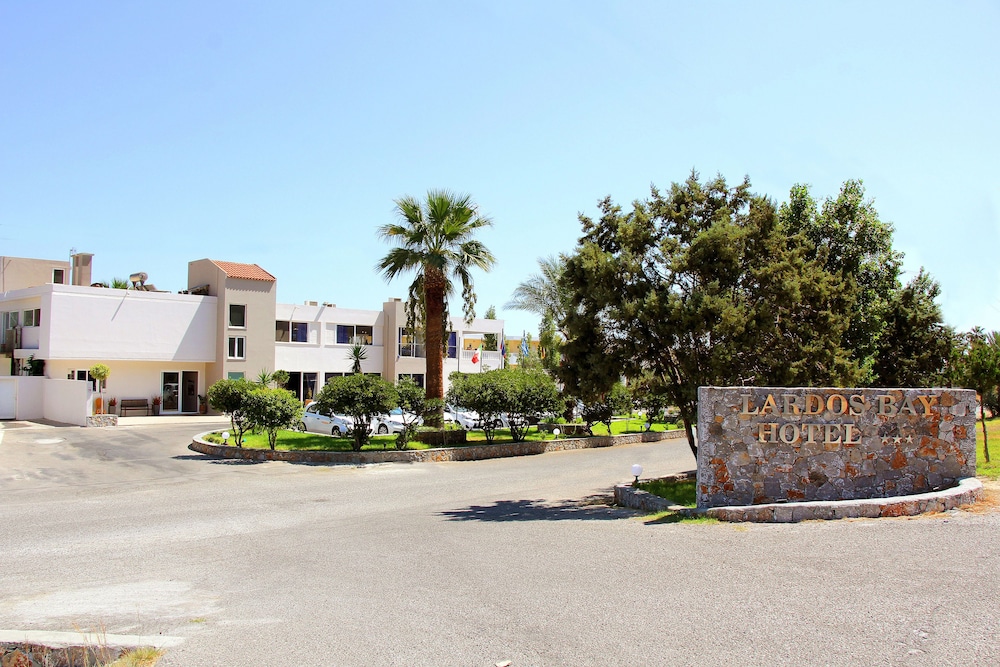 Lardos Bay — Hotel building in Lardos, South Aegean