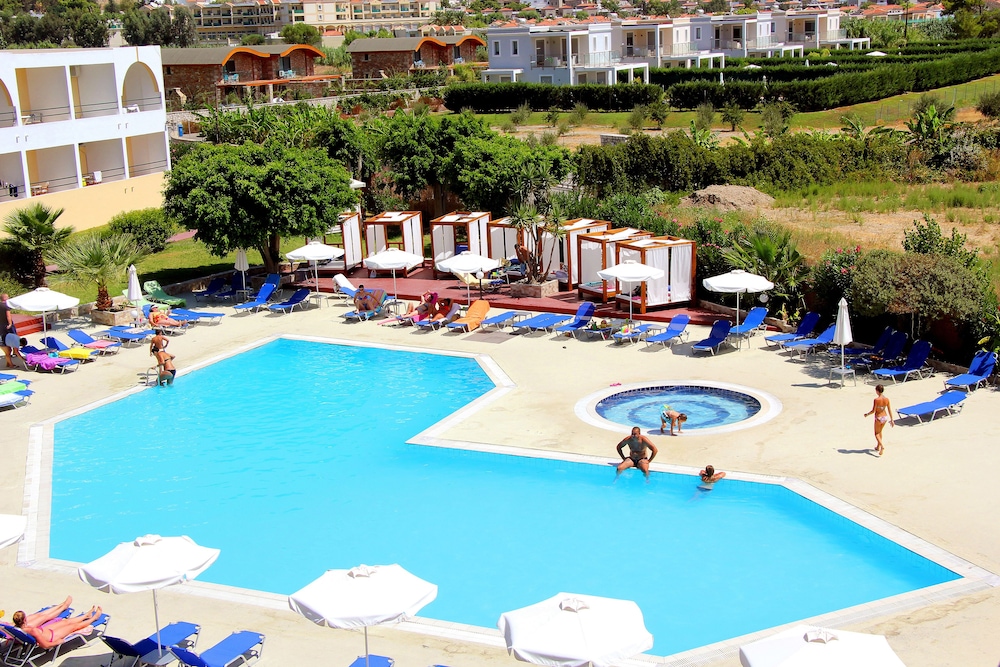 Lardos Bay — Swimming pool in Lardos, South Aegean