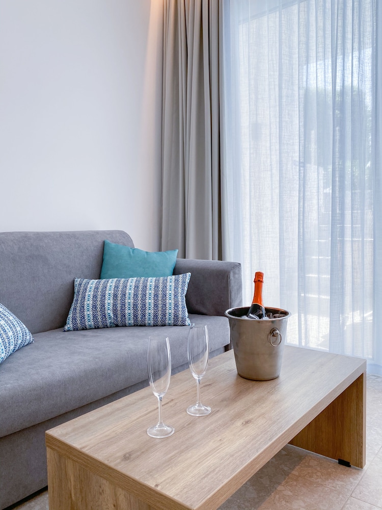 Lardos Bay — Hotel rooms in Lardos, South Aegean