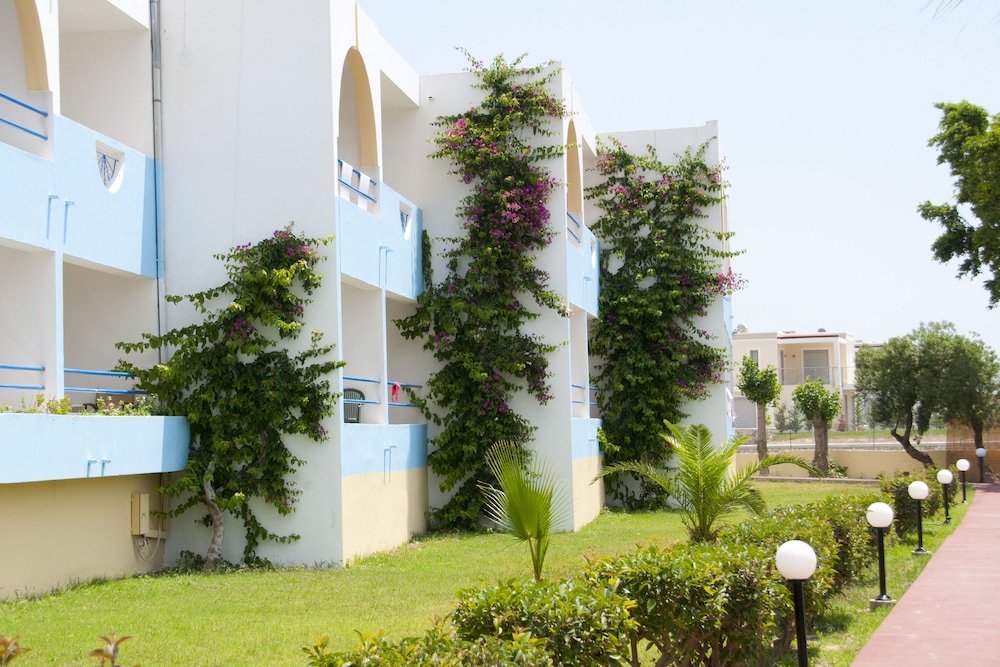 Lardos Bay — Hotel building in Lardos, South Aegean
