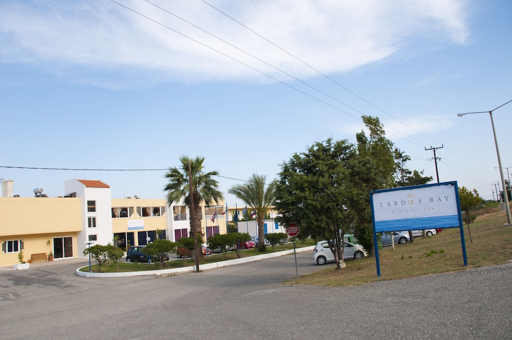 Lardos Bay — Hotel building in Lardos, South Aegean