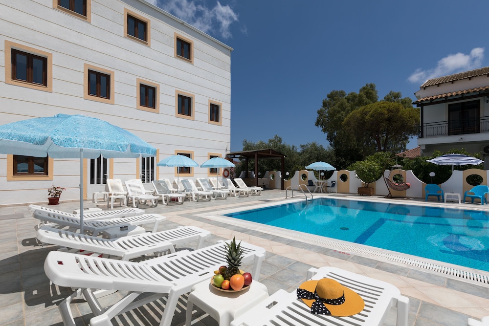 Lefkimi Hotel — Swimming pool in Lefkimmi (Corfu), Ionian Islands