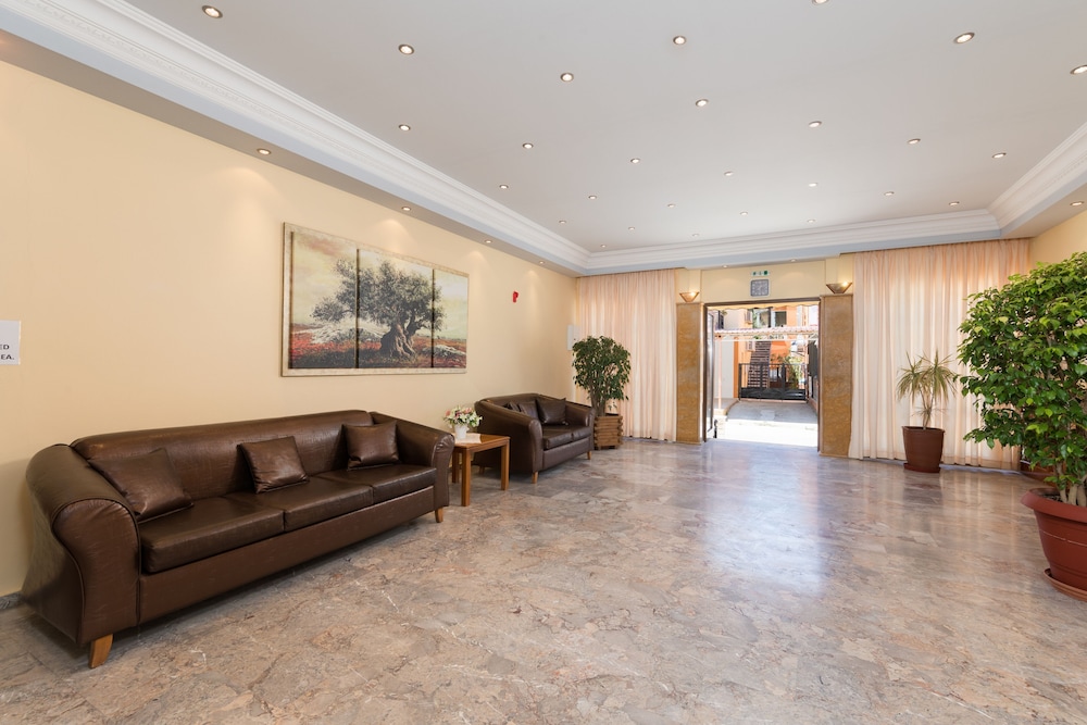 Lefkimi Hotel — Hotel building in Lefkimmi (Corfu), Ionian Islands
