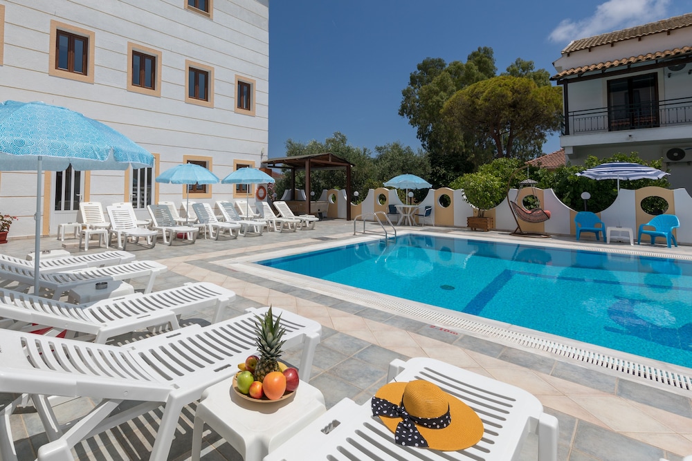 Lefkimi Hotel — Swimming pool in Lefkimmi (Corfu), Ionian Islands