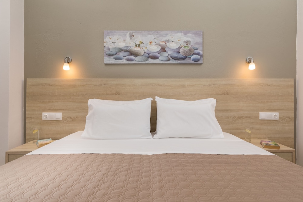 Lefkimi Hotel — Hotel rooms in Lefkimmi (Corfu), Ionian Islands