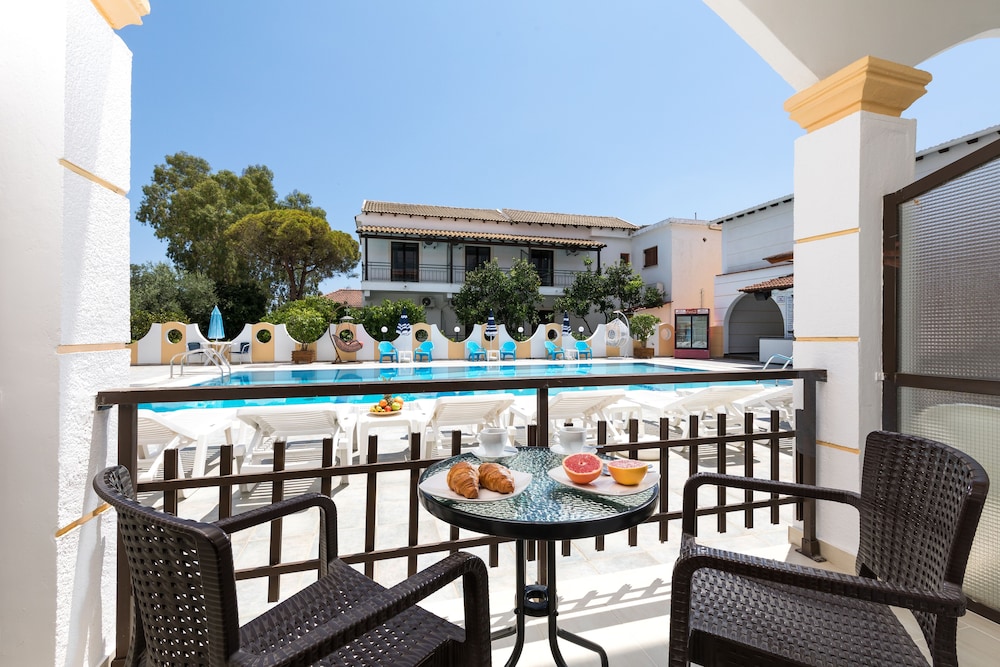 Lefkimi Hotel — Swimming pool in Lefkimmi (Corfu), Ionian Islands