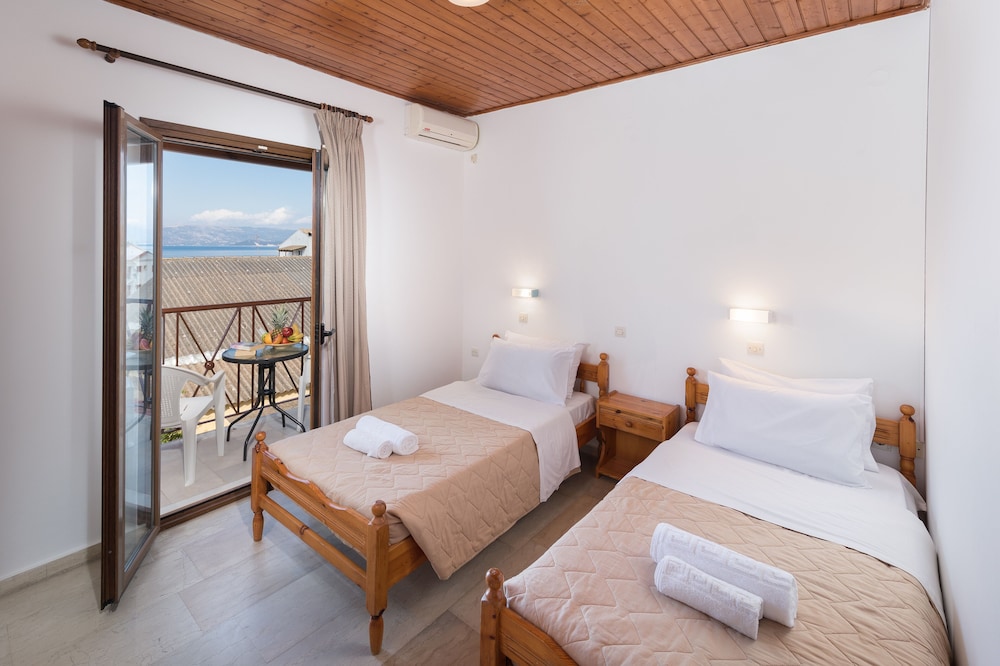 Lefkimi Hotel — Hotel rooms in Lefkimmi (Corfu), Ionian Islands
