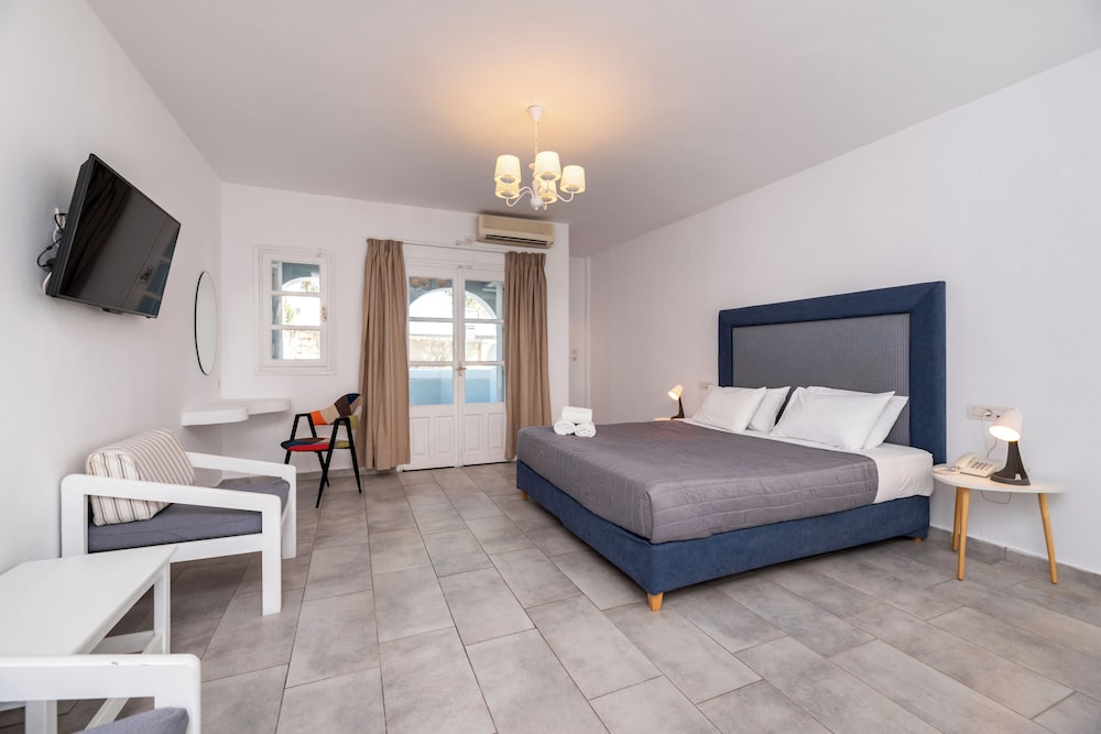 Maistros Village — Hotel rooms in Karterados, South Aegean