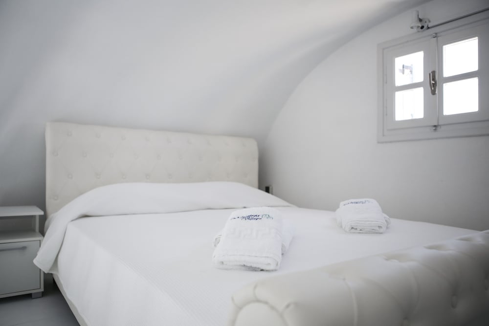 Maistros Village — Hotel rooms in Karterados, South Aegean