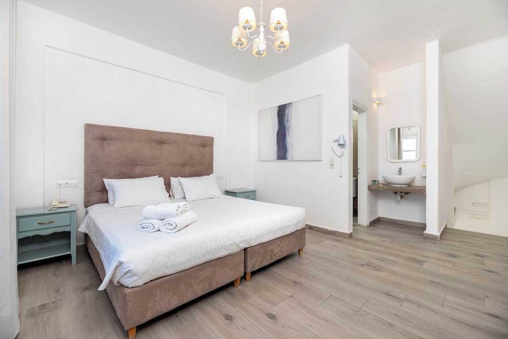 Maistros Village — Hotel rooms in Karterados, South Aegean